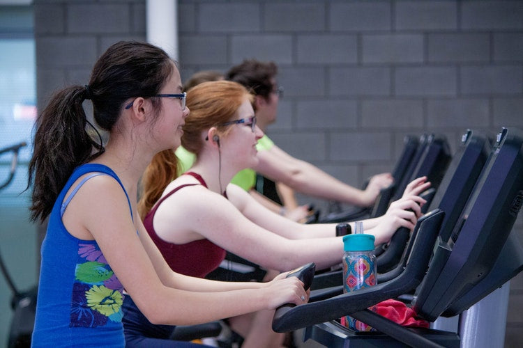 Tips on How to Effectively Lose Fat Using the Treadmill